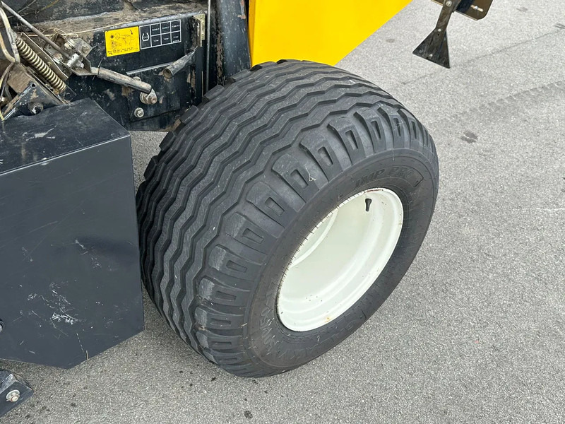 Utilaje agricole New Holland BR6090 balenpers: Foto 13 Utilaje agricole New Holland BR6090 balenpers: Foto 13