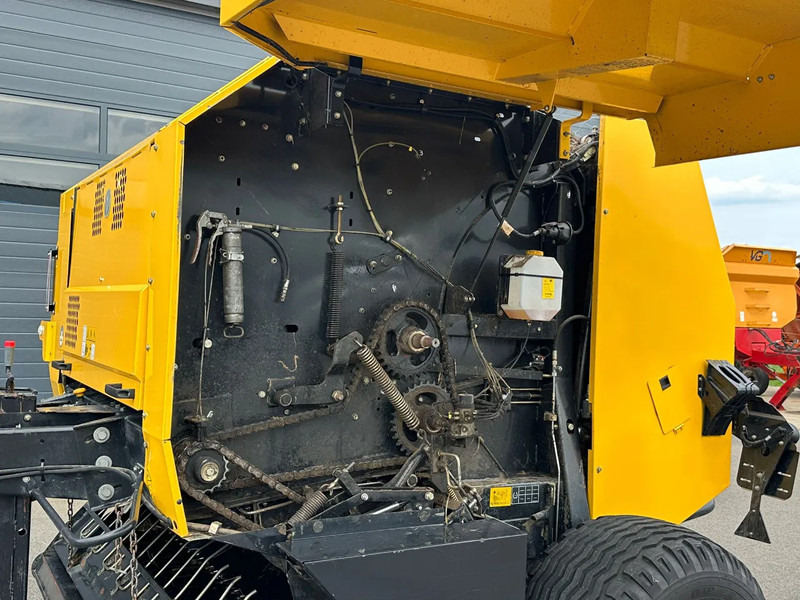 Utilaje agricole New Holland BR6090 balenpers: Foto 8 Utilaje agricole New Holland BR6090 balenpers: Foto 8