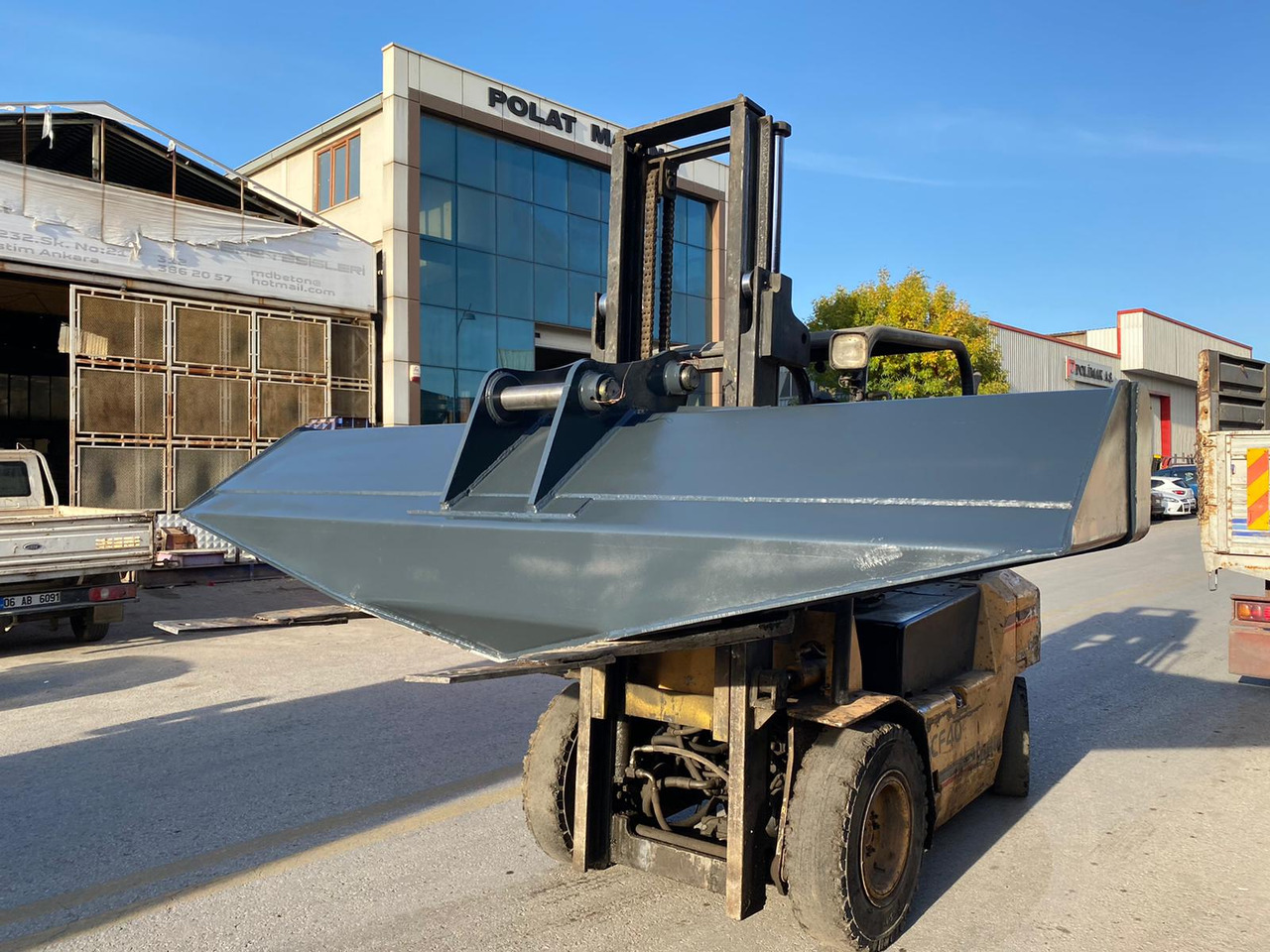 Komatsu PC200 - Cupă excavator pentru Utilaje constructii: Foto 5 Komatsu PC200 - Cupă excavator pentru Utilaje constructii: Foto 5