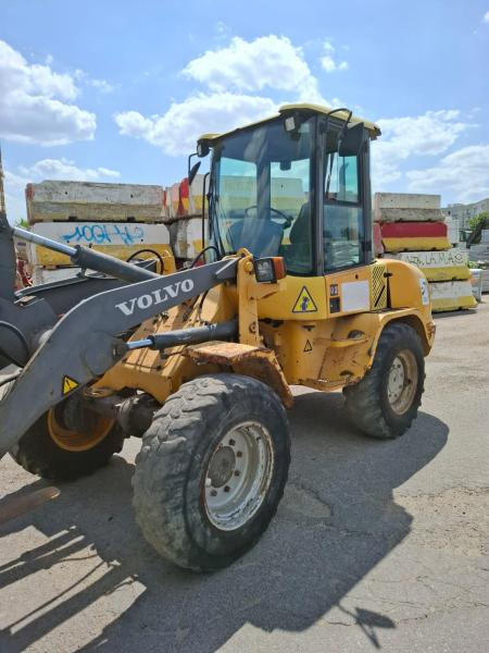 Volvo L 30 - Încărcător frontal pe pneuri: Foto 2 Volvo L 30 - Încărcător frontal pe pneuri: Foto 2