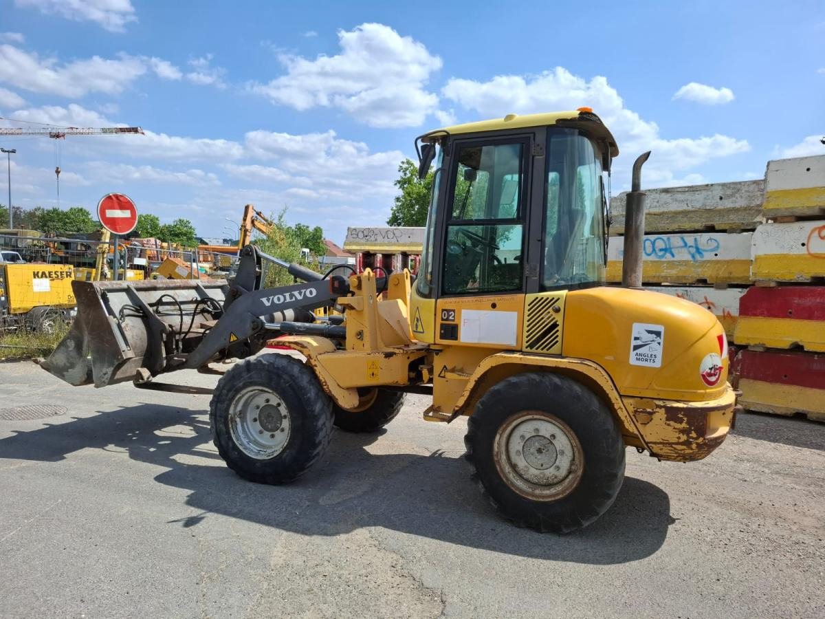 Volvo L 30 - Încărcător frontal pe pneuri: Foto 4 Volvo L 30 - Încărcător frontal pe pneuri: Foto 4
