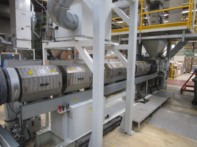 AMUT FLAT FILM EXTRUDER EA-160 FÜR PS/PP - Maşina de ambalat: Foto 4 AMUT FLAT FILM EXTRUDER EA-160 FÜR PS/PP - Maşina de ambalat: Foto 4