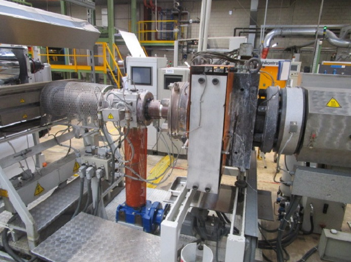 AMUT FLAT FILM EXTRUDER EA-160 FÜR PS/PP - Maşina de ambalat: Foto 5 AMUT FLAT FILM EXTRUDER EA-160 FÜR PS/PP - Maşina de ambalat: Foto 5