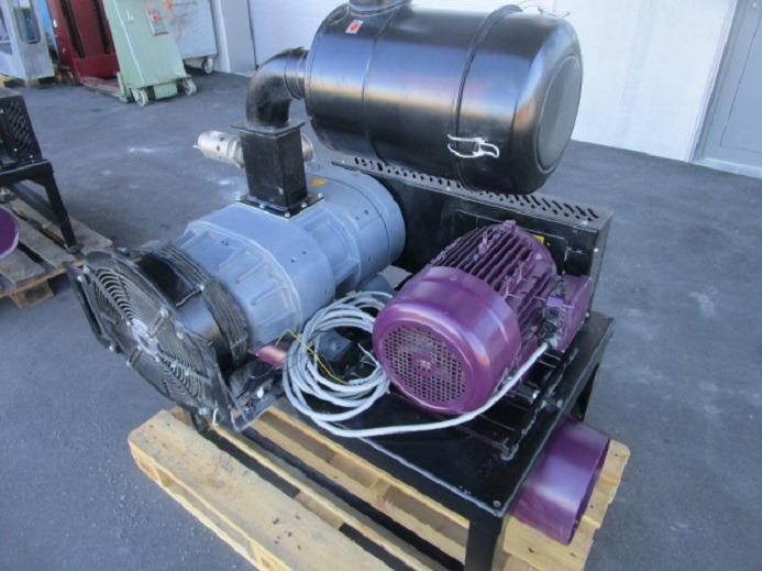 BARRATI VAKUUMPUMPE MIT GESTELL MIT ANSAUGFILTER UND SCHALLDÄMPFER - Maşina de ambalat: Foto 3 BARRATI VAKUUMPUMPE MIT GESTELL MIT ANSAUGFILTER UND SCHALLDÄMPFER - Maşina de ambalat: Foto 3