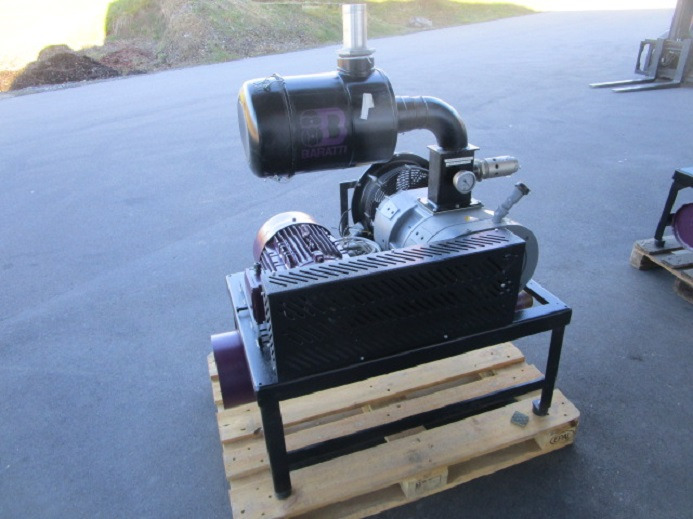 BARRATI VAKUUMPUMPE MIT GESTELL MIT ANSAUGFILTER UND SCHALLDÄMPFER - Maşina de ambalat: Foto 4 BARRATI VAKUUMPUMPE MIT GESTELL MIT ANSAUGFILTER UND SCHALLDÄMPFER - Maşina de ambalat: Foto 4