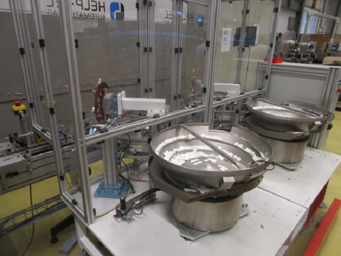 DECKEL ETIKETTIER ANLAGE SCHLEUTER GU 2 DO MIT 2xLÖFFELEINLEGESTATIONEN - Maşina de ambalat: Foto 2 DECKEL ETIKETTIER ANLAGE SCHLEUTER GU 2 DO MIT 2xLÖFFELEINLEGESTATIONEN - Maşina de ambalat: Foto 2