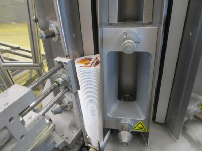 DECKEL ETIKETTIER ANLAGE SCHLEUTER GU 2 DU (RUNDLÄUFER) MIT LÖFFELEINLEGESTATION RNA SRC-N-630-1R - Maşina de ambalat: Foto 5 DECKEL ETIKETTIER ANLAGE SCHLEUTER GU 2 DU (RUNDLÄUFER) MIT LÖFFELEINLEGESTATION RNA SRC-N-630-1R - Maşina de ambalat: Foto 5