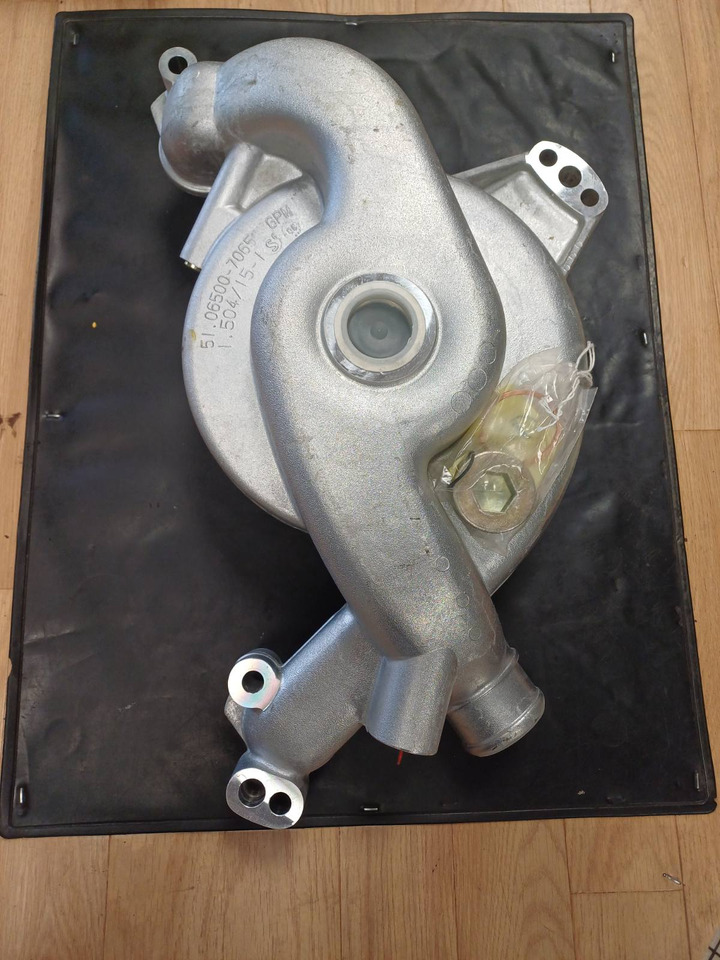 MAN OE - Pompă de lichid de răcire: Foto 2 MAN OE - Pompă de lichid de răcire: Foto 2