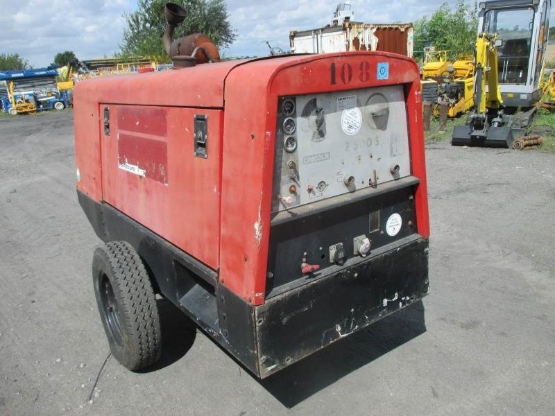 Lincoln E 500 S - Echipamente pentru sudare: Foto 5 Lincoln E 500 S - Echipamente pentru sudare: Foto 5