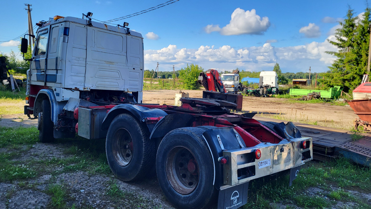 SCANIA R 142 H 6X2 SU KRANU - Cap tractor: Foto 2 SCANIA R 142 H 6X2 SU KRANU - Cap tractor: Foto 2