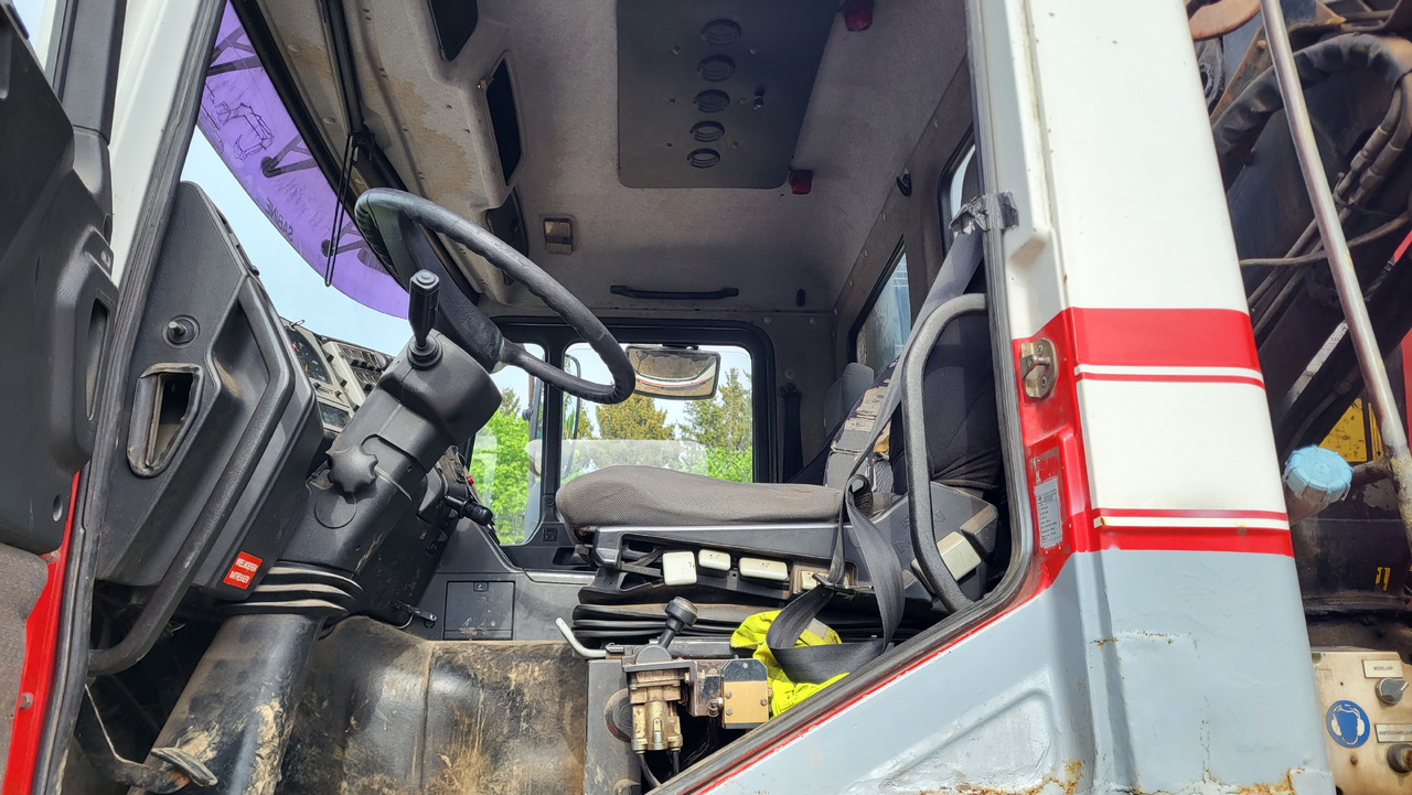 Camion basculantă pentru transport de materialelor în vrac MAN 33.414 6X6 HIAB 102 33.414: Foto 31 Camion basculantă pentru transport de materialelor în vrac MAN 33.414 6X6 HIAB 102 33.414: Foto 31