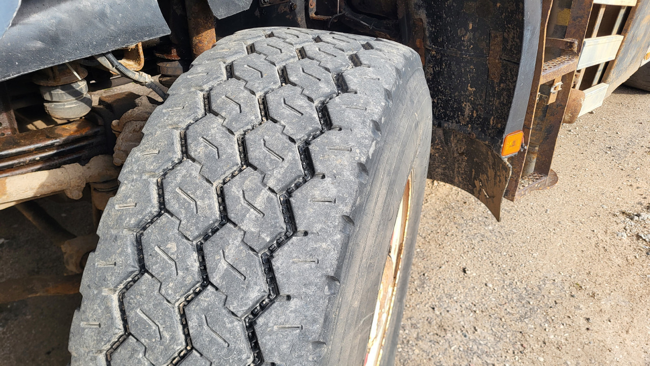 Camion basculantă pentru transport de materialelor în vrac MAN 33.414 6X6 HIAB 102 33.414: Foto 23 Camion basculantă pentru transport de materialelor în vrac MAN 33.414 6X6 HIAB 102 33.414: Foto 23