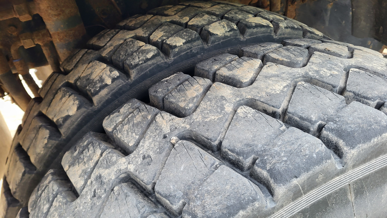 Camion basculantă pentru transport de materialelor în vrac MAN 33.414 6X6 HIAB 102 33.414: Foto 21 Camion basculantă pentru transport de materialelor în vrac MAN 33.414 6X6 HIAB 102 33.414: Foto 21