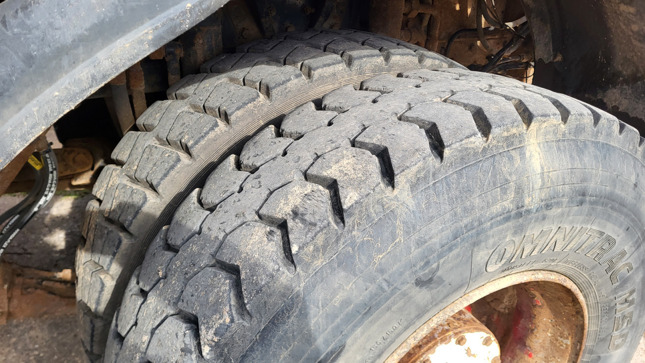 Camion basculantă pentru transport de materialelor în vrac MAN 33.414 6X6 HIAB 102 33.414: Foto 20 Camion basculantă pentru transport de materialelor în vrac MAN 33.414 6X6 HIAB 102 33.414: Foto 20