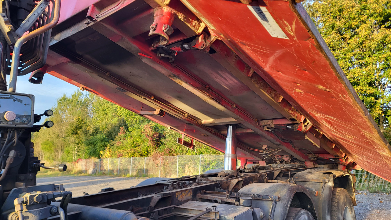 Camion basculantă pentru transport de materialelor în vrac MAN 33.414 6X6 HIAB 102 33.414: Foto 12 Camion basculantă pentru transport de materialelor în vrac MAN 33.414 6X6 HIAB 102 33.414: Foto 12