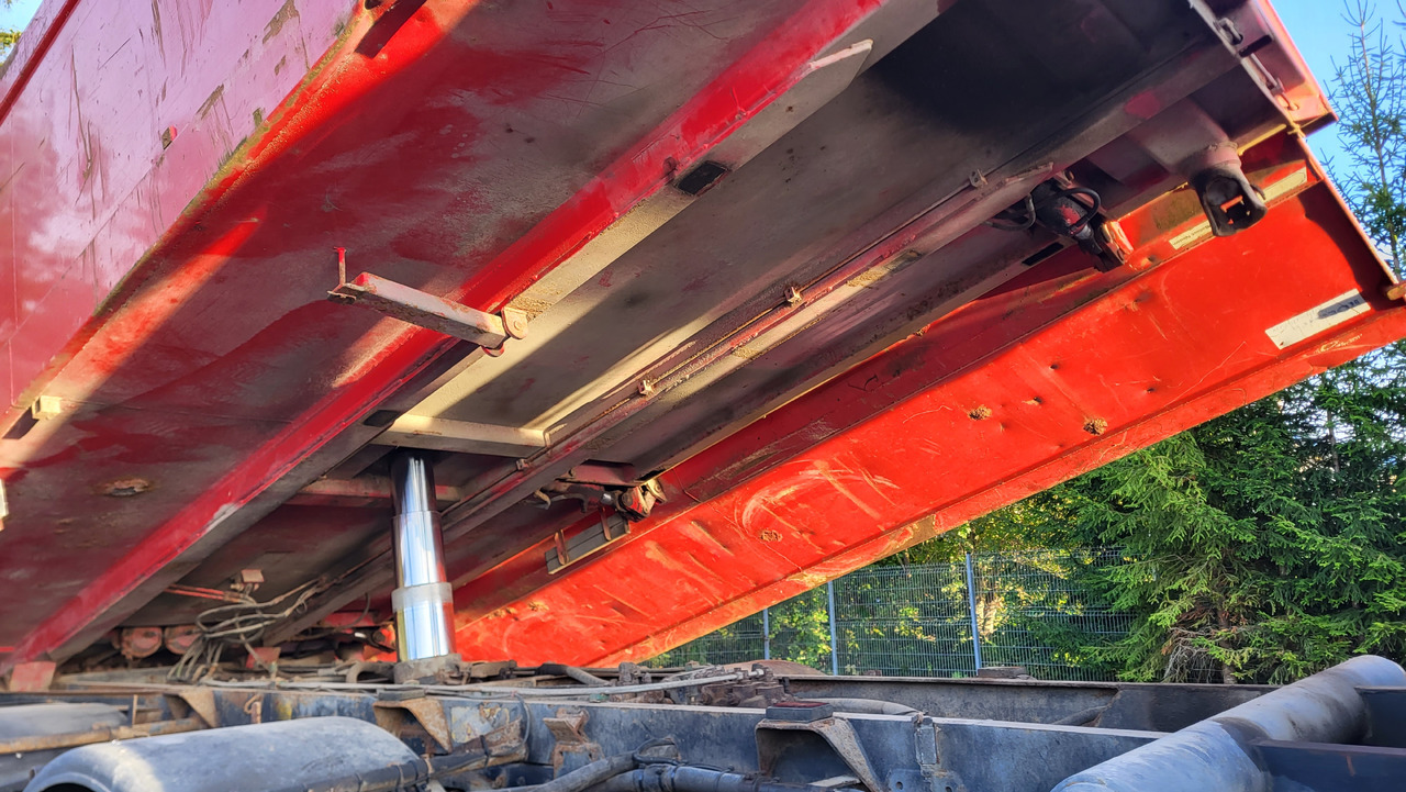 Camion basculantă pentru transport de materialelor în vrac MAN 33.414 6X6 HIAB 102 33.414: Foto 17 Camion basculantă pentru transport de materialelor în vrac MAN 33.414 6X6 HIAB 102 33.414: Foto 17