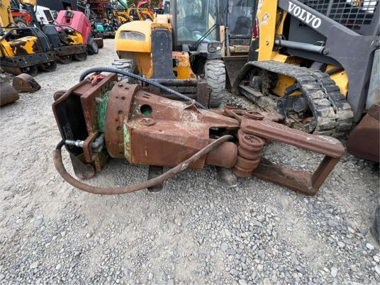 Croc béton montabert pelle 20T à 30T - Foarfece hidraulic: Foto 2 Croc béton montabert pelle 20T à 30T - Foarfece hidraulic: Foto 2