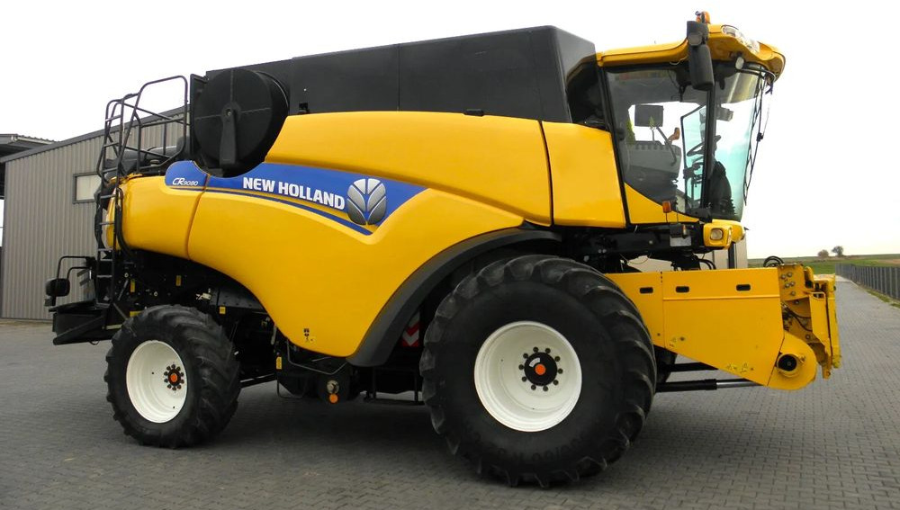 New Holland CR9080 2013 Rok , heder Varifeed 9,15m, Nowsza Wersja, Nie Malowany, Stan Idealny - Combină de recoltat cereale: Foto 4 New Holland CR9080 2013 Rok , heder Varifeed 9,15m, Nowsza Wersja, Nie Malowany, Stan Idealny - Combină de recoltat cereale: Foto 4