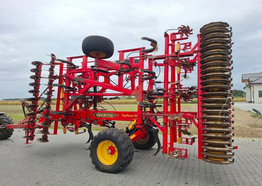 Väderstad TOPDOWN 600 2015 Rok, Nie Malowany , Stan Bardzo Dobry - Maşină pentru prelucrarea solului: Foto 3 Väderstad TOPDOWN 600 2015 Rok, Nie Malowany , Stan Bardzo Dobry - Maşină pentru prelucrarea solului: Foto 3