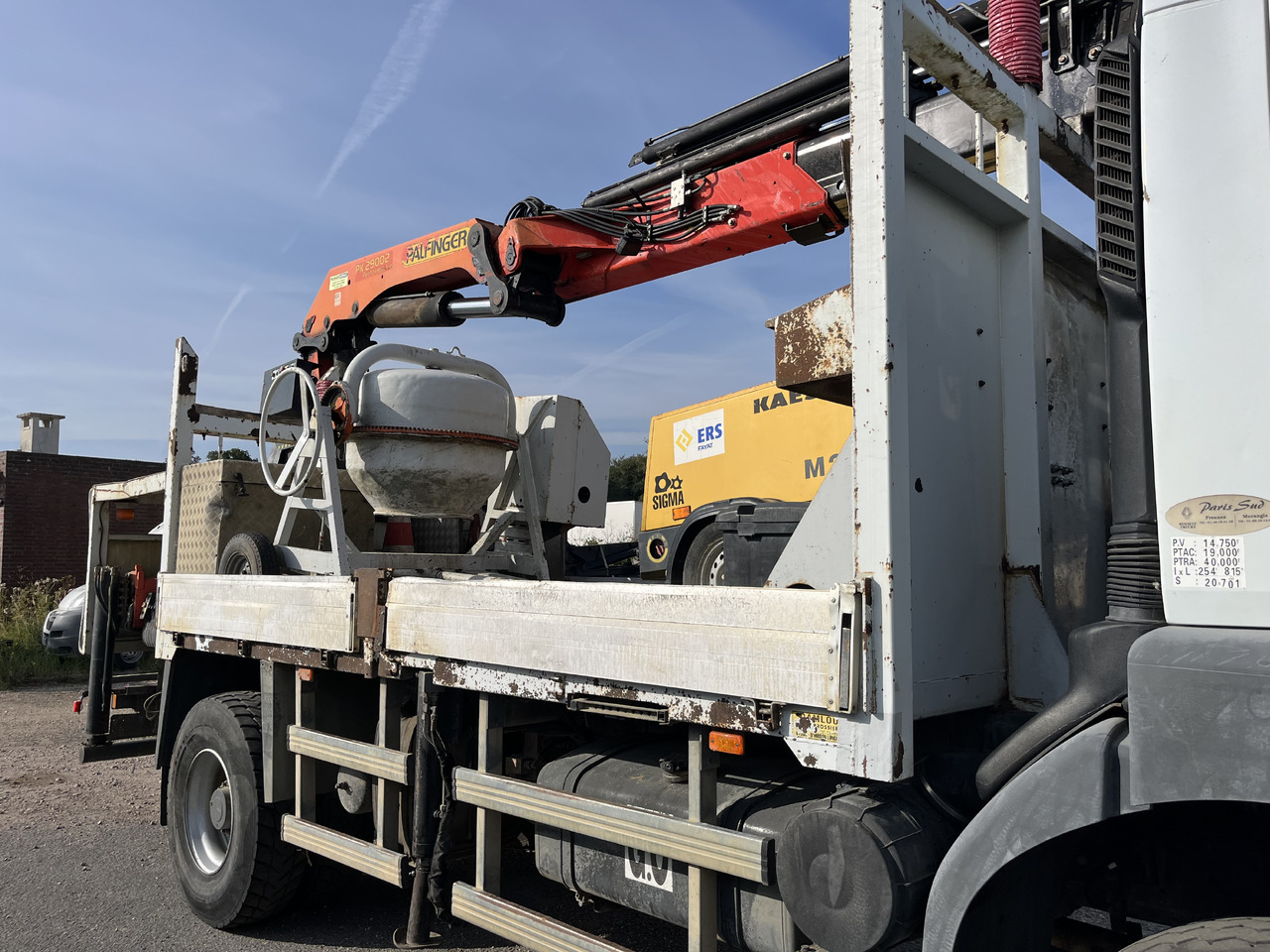 RENAULT Kerax 370dci 4x4 plateau grue Palfinger pk29002 - Camion platformă, Camion cu macara: Foto 3 RENAULT Kerax 370dci 4x4 plateau grue Palfinger pk29002 - Camion platformă, Camion cu macara: Foto 3