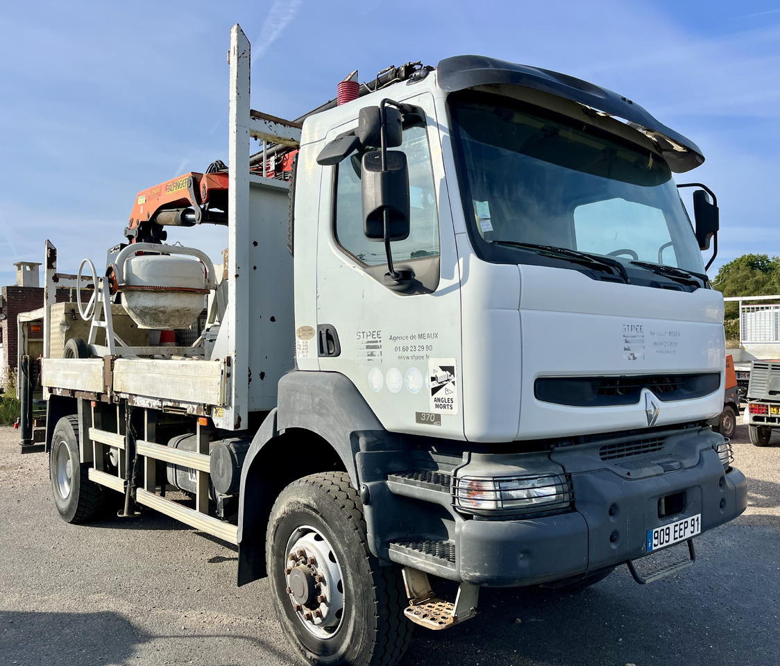 RENAULT Kerax 370dci 4x4 plateau grue Palfinger pk29002 - Camion platformă, Camion cu macara: Foto 2 RENAULT Kerax 370dci 4x4 plateau grue Palfinger pk29002 - Camion platformă, Camion cu macara: Foto 2