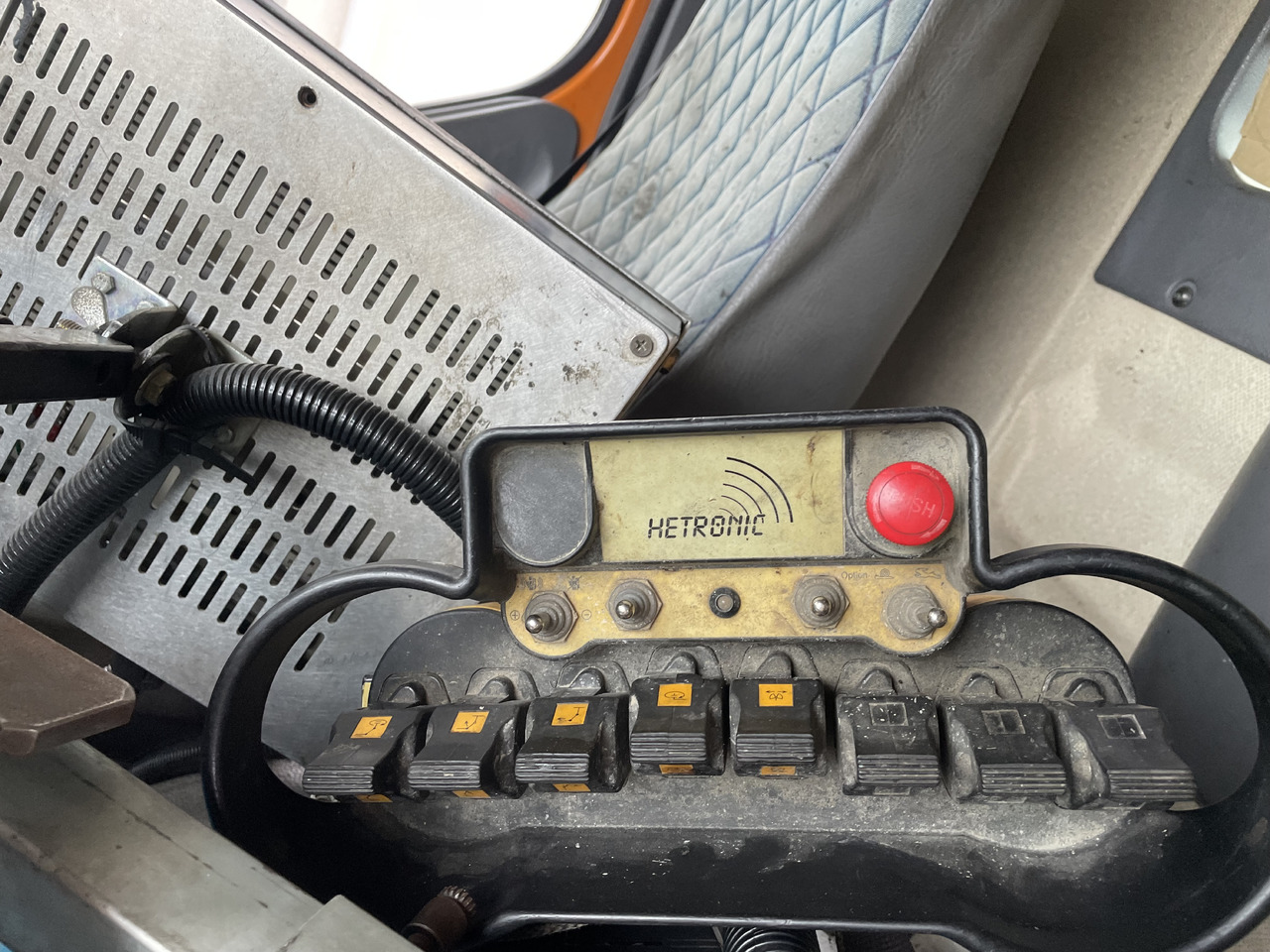 Renault Kerax 8x4 pata point a temps Mauguin - Gudronator: Foto 5 Renault Kerax 8x4 pata point a temps Mauguin - Gudronator: Foto 5