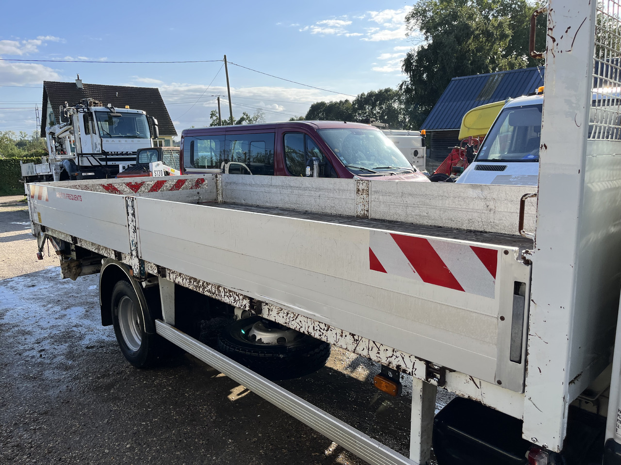 Renault Mascott 2L8 dci 130cv plateau hayon - Camion platformă: Foto 5 Renault Mascott 2L8 dci 130cv plateau hayon - Camion platformă: Foto 5