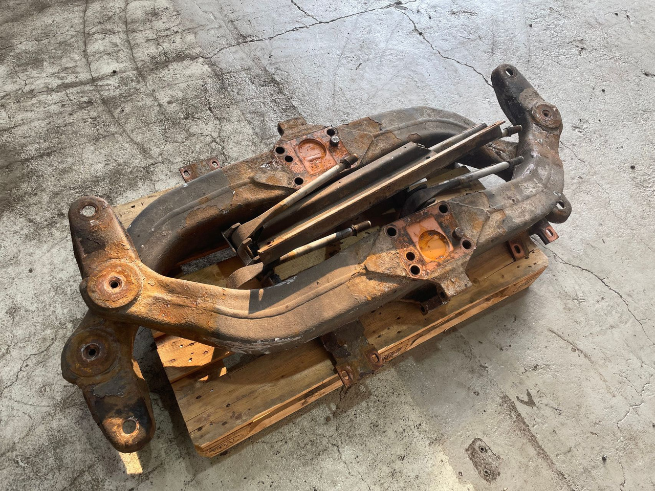 Mercedes-Benz Achsträger Hinterachse Citaro LE Setra A6283200075 A6293203675 - Axă spate pentru Autobuz: Foto 4 Mercedes-Benz Achsträger Hinterachse Citaro LE Setra A6283200075 A6293203675 - Axă spate pentru Autobuz: Foto 4