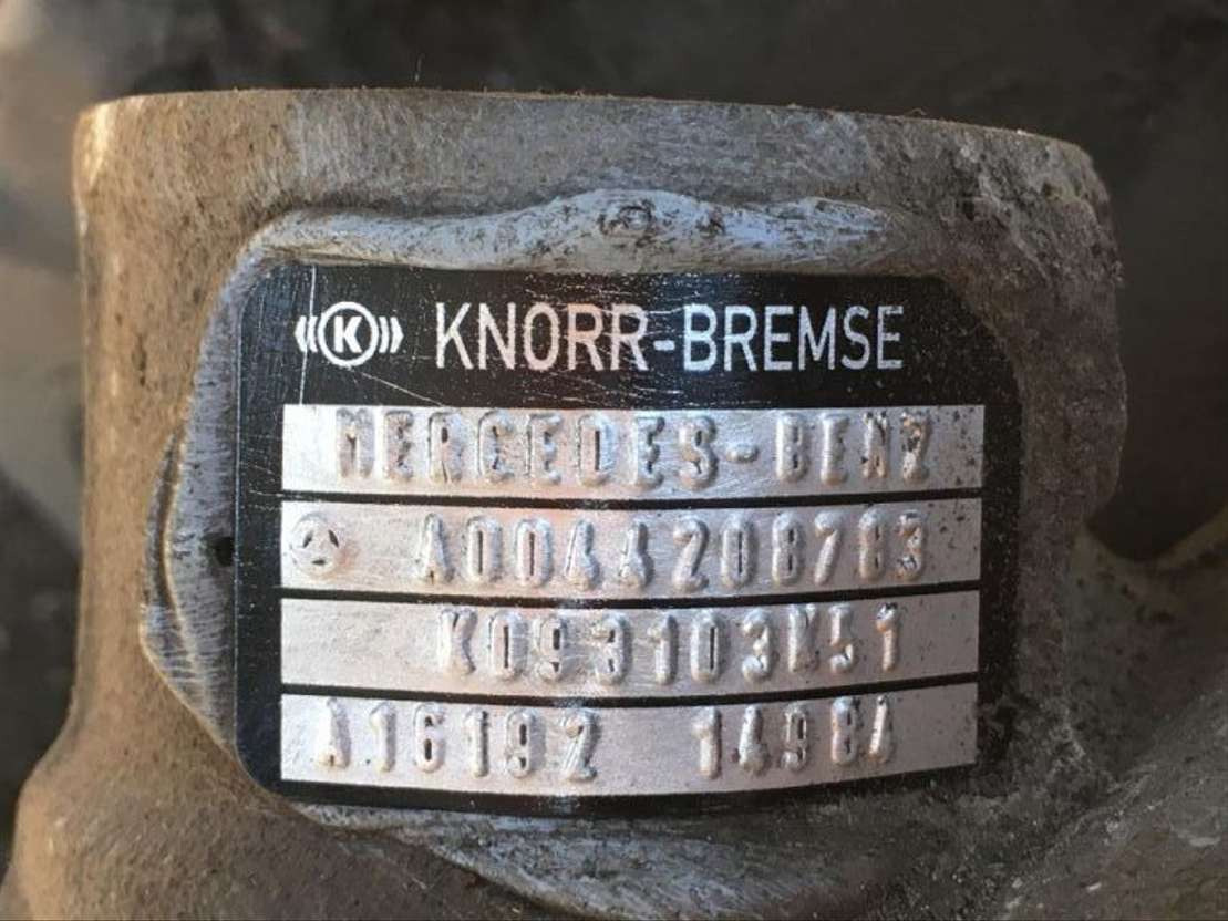 Mercedes-Benz Bremssattel K003800 Citaro Actros MP3 MP2 Axor Knorr SB7 SN7 A0044 - Etrier de frână pentru Autobuz: Foto 2 Mercedes-Benz Bremssattel K003800 Citaro Actros MP3 MP2 Axor Knorr SB7 SN7 A0044 - Etrier de frână pentru Autobuz: Foto 2