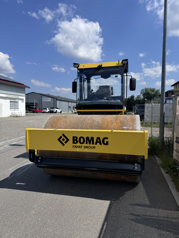 Bomag BW 213 D-5 - Compactor: Foto 2 Bomag BW 213 D-5 - Compactor: Foto 2
