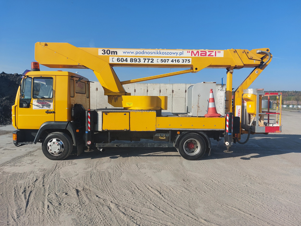 Man 8.163 Bison TKA 30 - Camion cu nacela: Foto 3 Man 8.163 Bison TKA 30 - Camion cu nacela: Foto 3