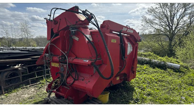 AGRISPHERE DP2500 - Remorcă distribuit furaje: Foto 4 AGRISPHERE DP2500 - Remorcă distribuit furaje: Foto 4