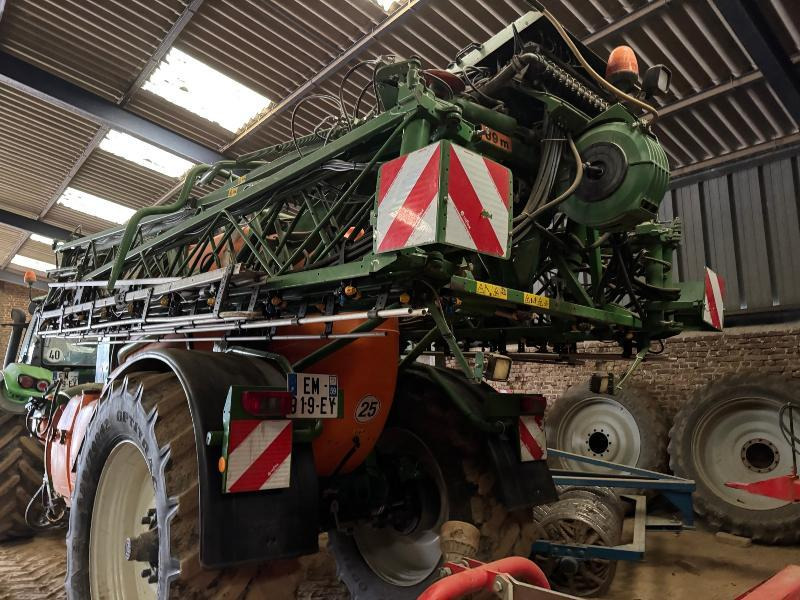 AMAZONE UX5200 - Maşină de erbicidat tractata: Foto 3 AMAZONE UX5200 - Maşină de erbicidat tractata: Foto 3