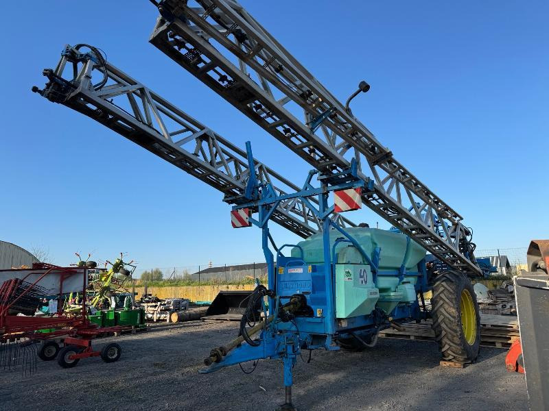 BERTHOUD MAXXOR 40 - Maşină de erbicidat tractata: Foto 1 BERTHOUD MAXXOR 40 - Maşină de erbicidat tractata: Foto 1