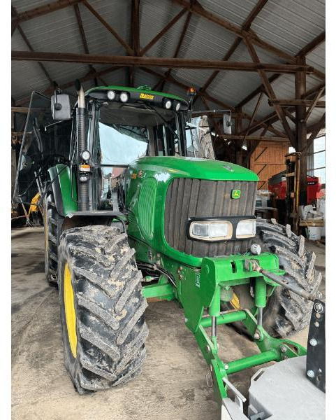 JOHN DEERE 6520 - Tractor agricol: Foto 2 JOHN DEERE 6520 - Tractor agricol: Foto 2