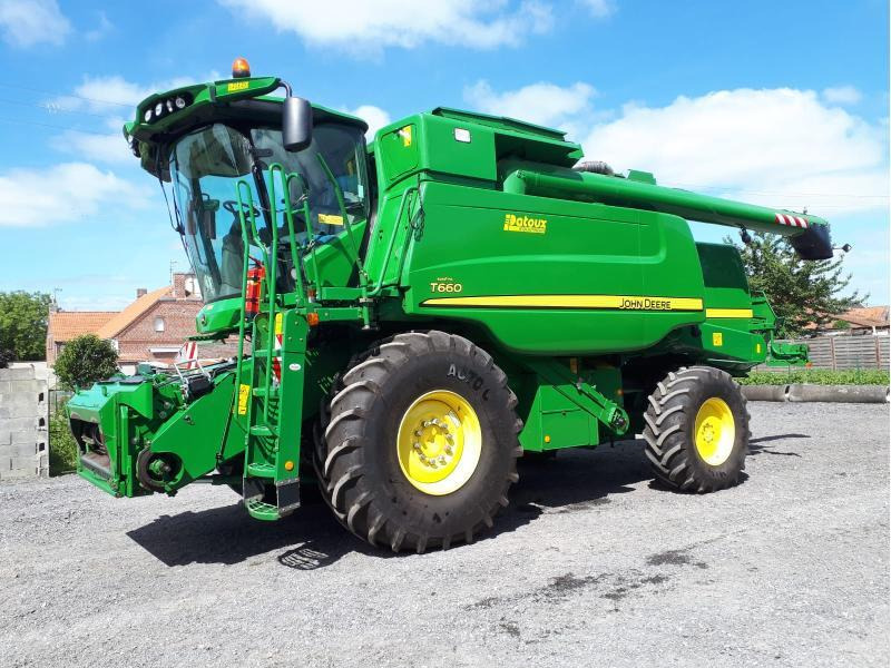 JOHN DEERE T660 - Combină de recoltat cereale: Foto 1 JOHN DEERE T660 - Combină de recoltat cereale: Foto 1