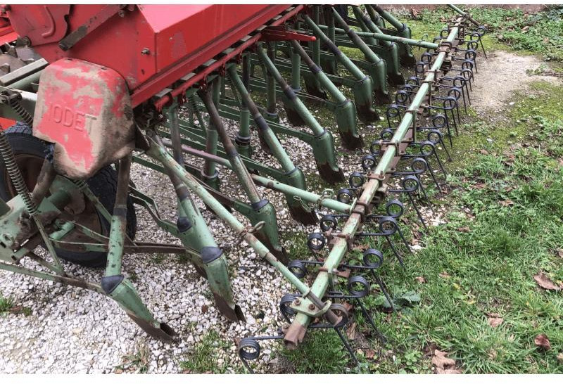 KUHN HR302 + NODET - Semănătoare combinată: Foto 4 KUHN HR302 + NODET - Semănătoare combinată: Foto 4