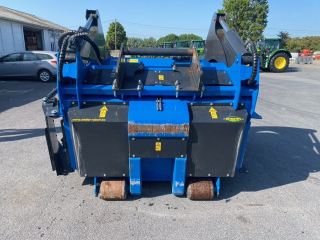 ROBERT - ROBIN BMV33 - Remorcă distribuit furaje: Foto 2 ROBERT - ROBIN BMV33 - Remorcă distribuit furaje: Foto 2