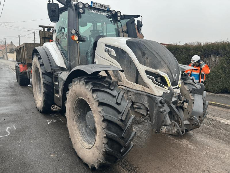 VALTRA T175 EA - Tractor agricol: Foto 5 VALTRA T175 EA - Tractor agricol: Foto 5