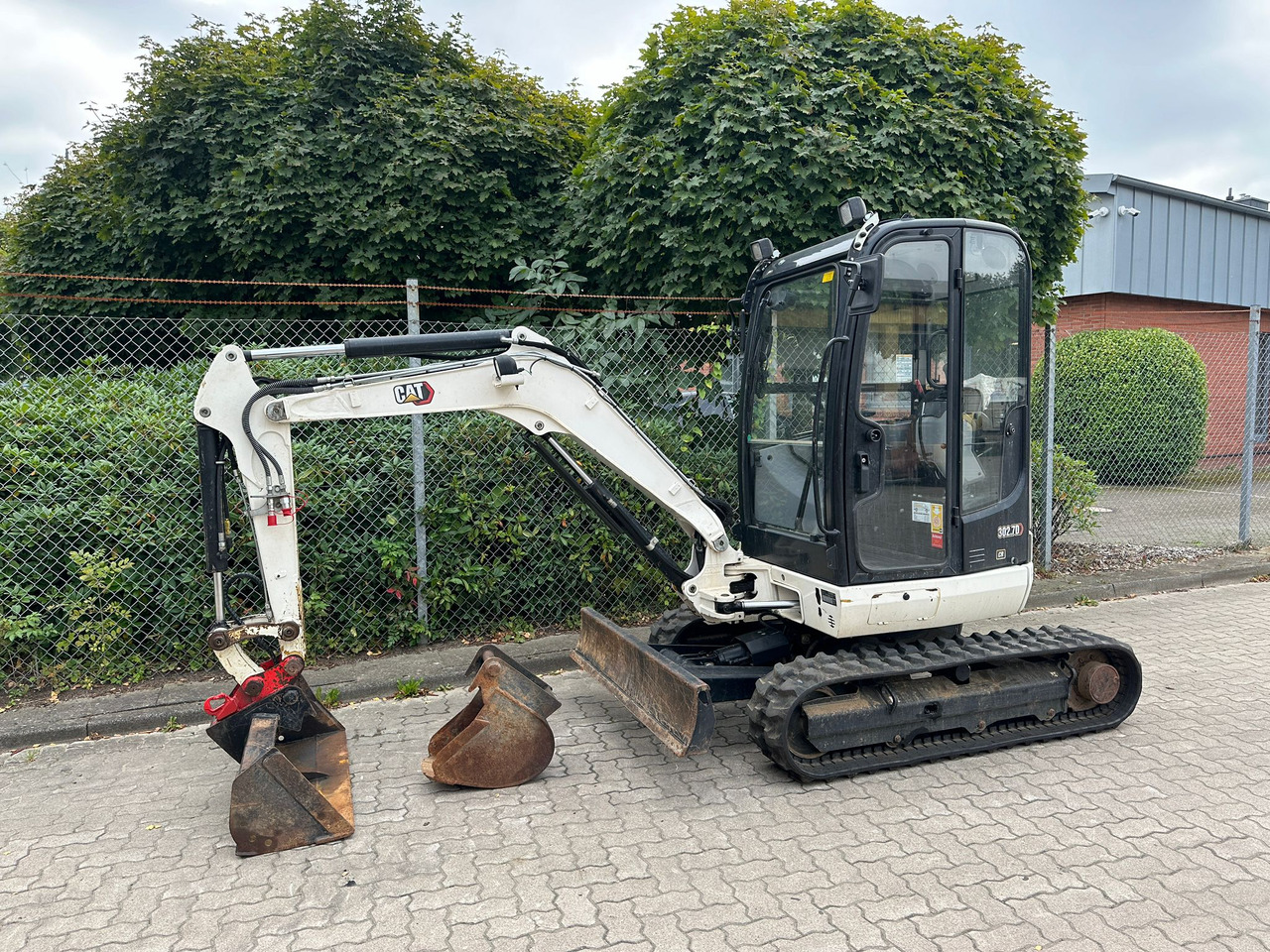 CAT 302.7 DCR Mini excavator, 2 Buckets, TOP !!! - Mini excavator: Foto 1 CAT 302.7 DCR Mini excavator, 2 Buckets, TOP !!! - Mini excavator: Foto 1