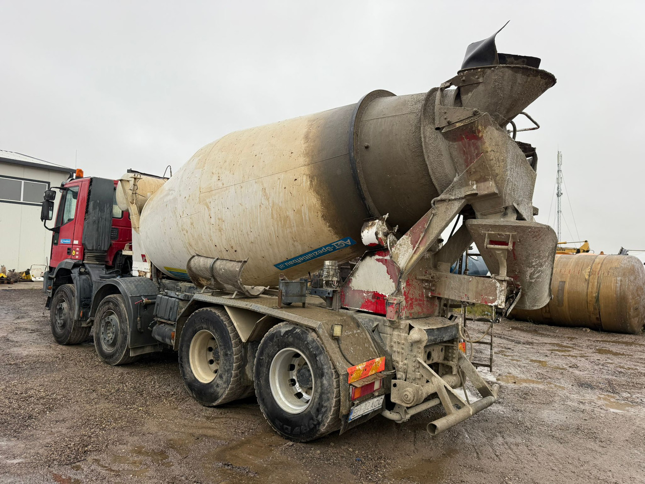 IVECO EUROTRAKKER CONCRETE MIXER - Autobetonieră: Foto 4 IVECO EUROTRAKKER CONCRETE MIXER - Autobetonieră: Foto 4