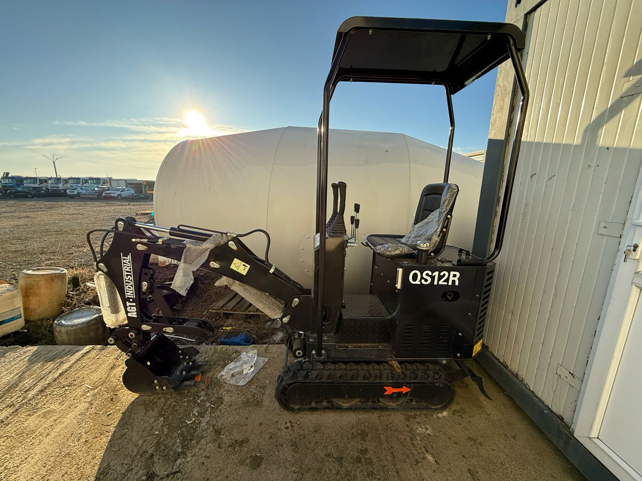 MINIEXCAVATOR JPC H10 - Mini excavator: Foto 3 MINIEXCAVATOR JPC H10 - Mini excavator: Foto 3