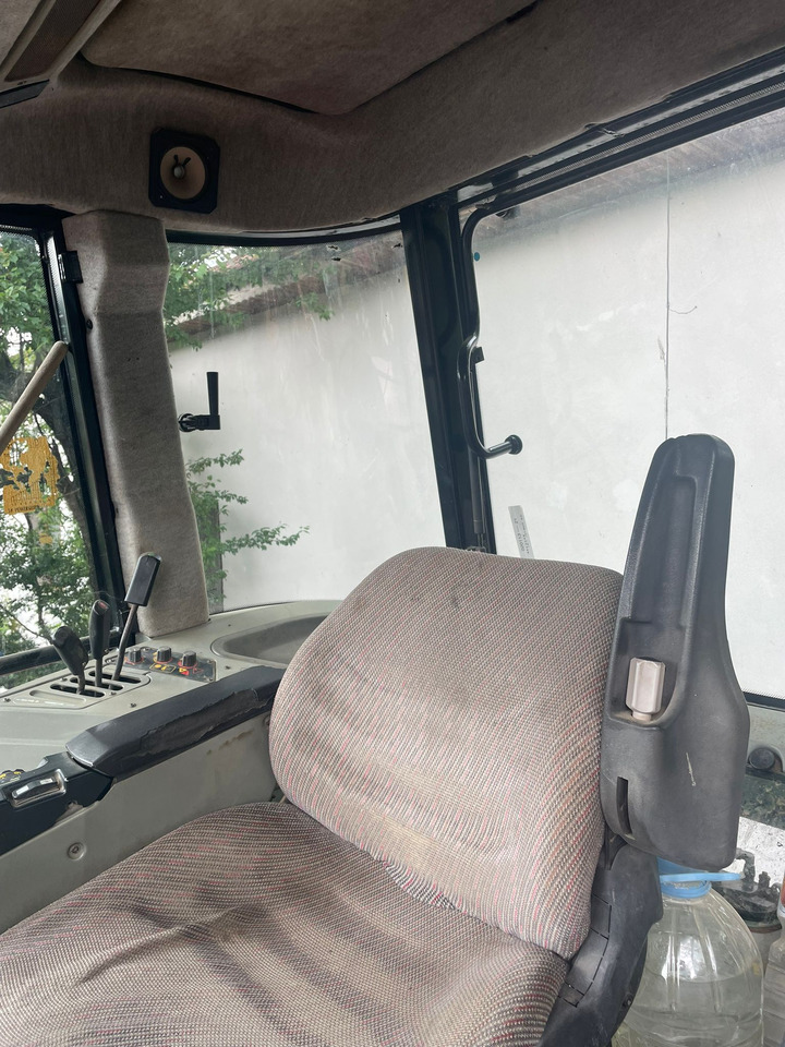 Massey Ferguson 8220 Tractor - Tractor agricol: Foto 3 Massey Ferguson 8220 Tractor - Tractor agricol: Foto 3