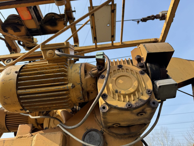 Liebherr 32K x2 in packet, 1993yom, cabin - Macara autoridicatoare: Foto 3 Liebherr 32K x2 in packet, 1993yom, cabin - Macara autoridicatoare: Foto 3