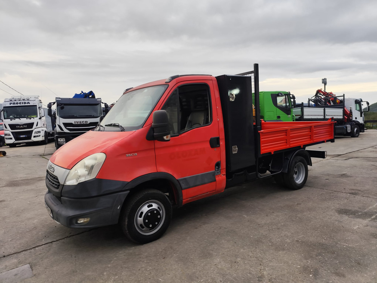 Autoutilitară basculantă IVECO DAILY 35C13: Foto 24