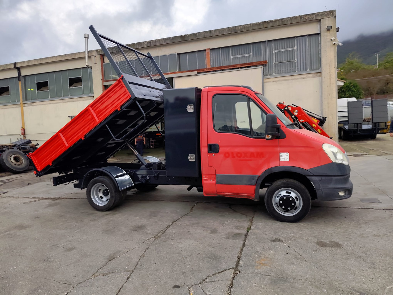 Autoutilitară basculantă IVECO DAILY 35C13: Foto 8