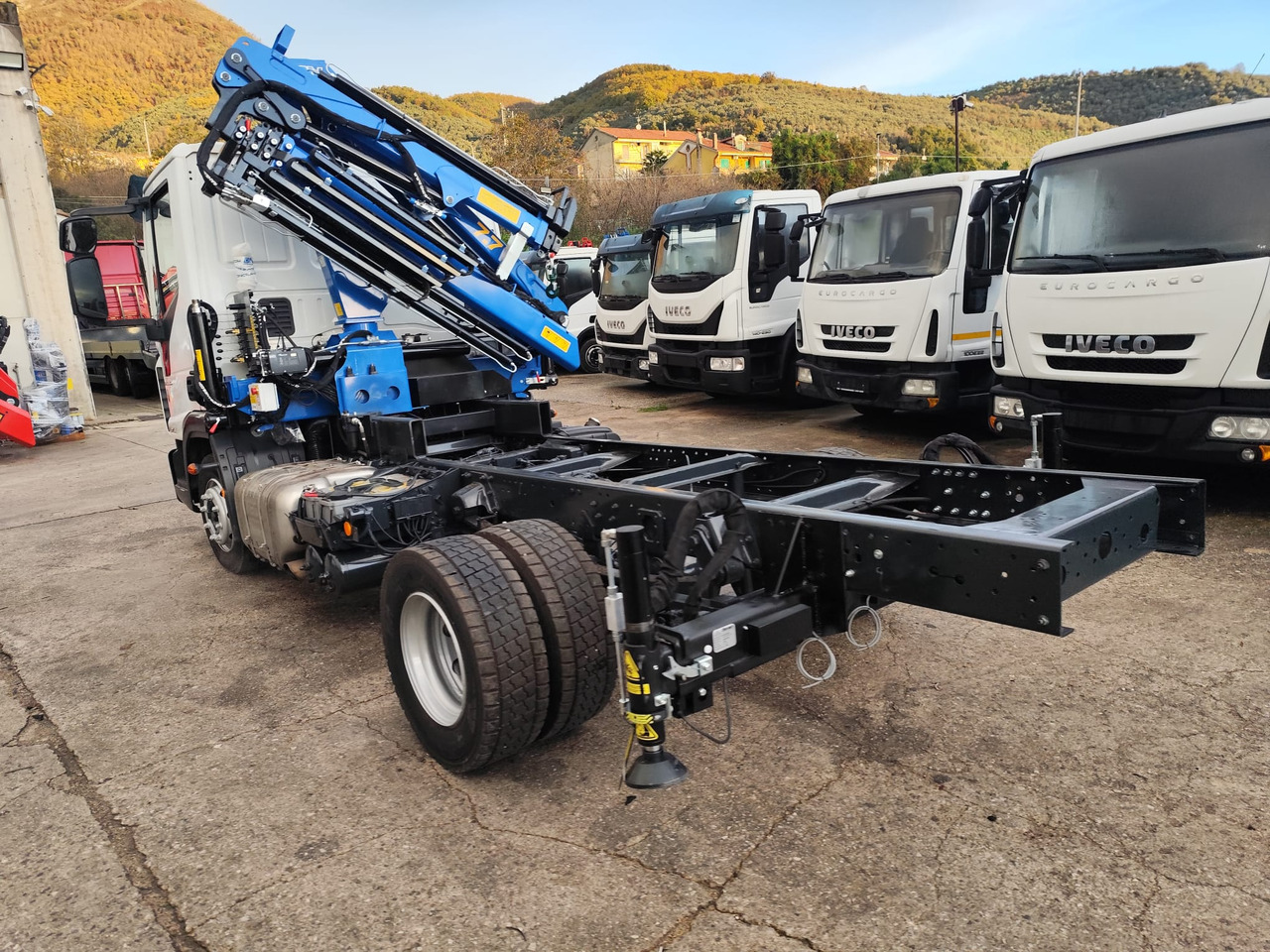 Camion cu macara, Camion basculantă IVECO EUROCARGO 120-210: Foto 26