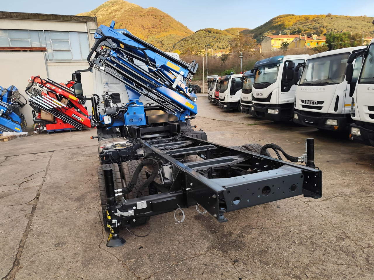 Camion cu macara, Camion basculantă IVECO EUROCARGO 120-210: Foto 23