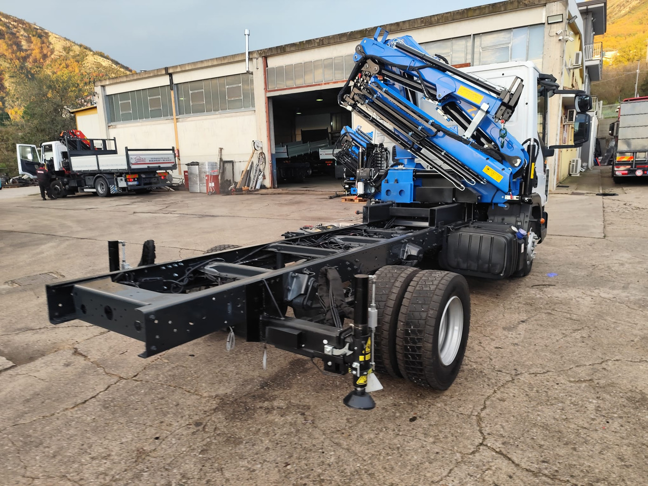 Camion cu macara, Camion basculantă IVECO EUROCARGO 120-210: Foto 18