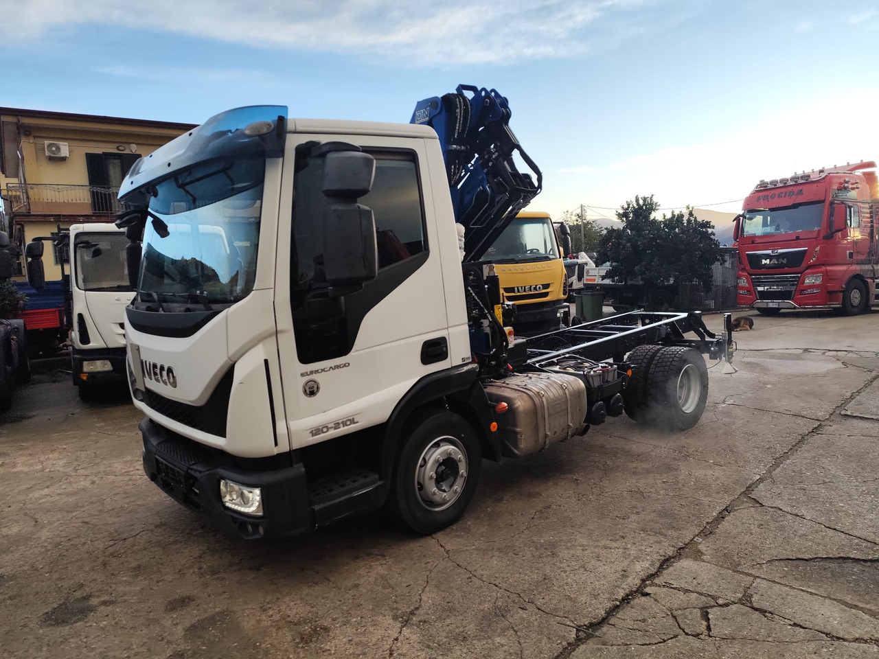 Camion cu macara, Camion basculantă IVECO EUROCARGO 120-210: Foto 36